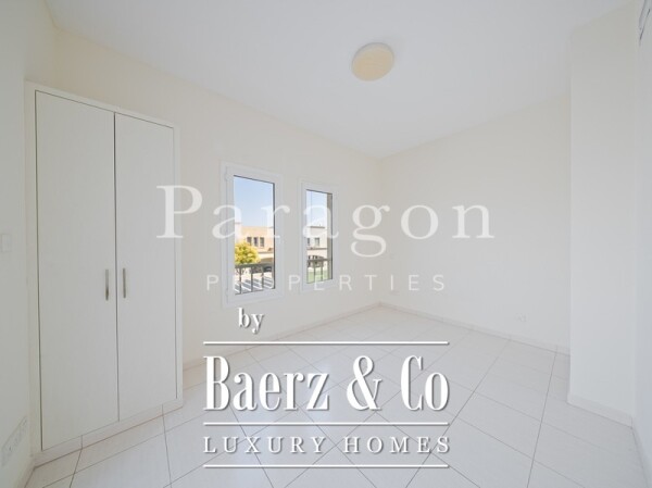 photo 9 Great Condition | Vacant | Close to Pool and Park