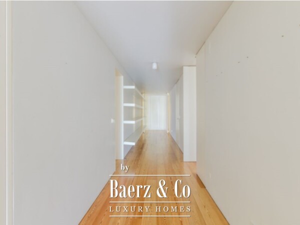 photo 15 One Bedroom apartments plus 1 on Av. July 24 in a building with signature of Arq. Aires Mateus