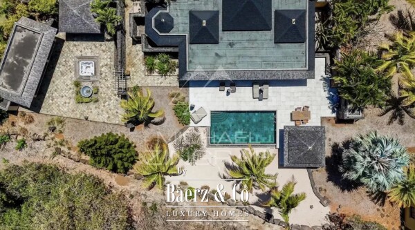 photo 4 Prestigious Villa on the West Coast