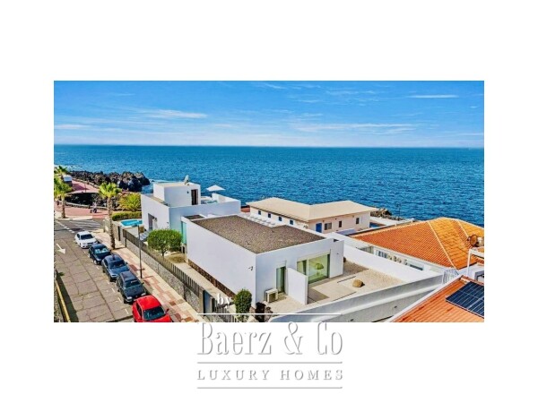 photo 33 Exclusive luxury villa on the seafront in Playa San Juan