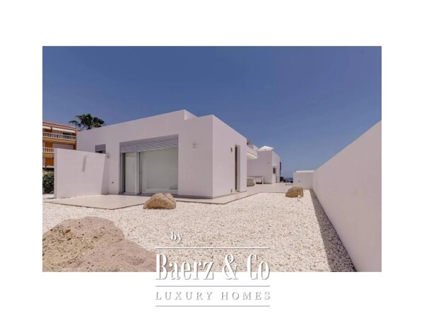 photo 29 Exclusive luxury villa on the seafront in Playa San Juan