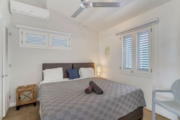 photo 13 Oceanfront Living in the Heart of Kralendijk