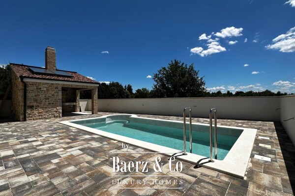 photo 19 Zadar, Vrsi, charming dalmatian stone house with swimming pool in a quiet location