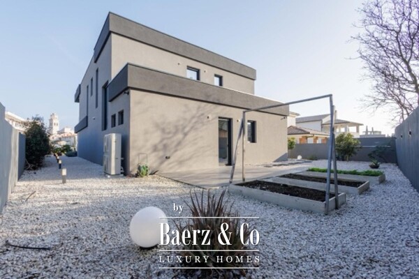 photo 19 Premantura, a unique and elegant villa with a swimming pool on a large landscaped garden