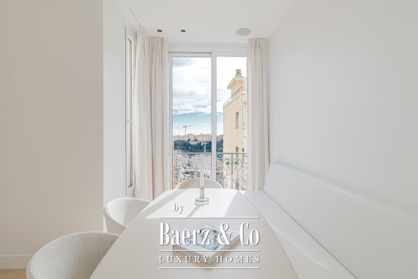 photo 2 Beautifully Renovated and Furnished Bourgeois Apartment