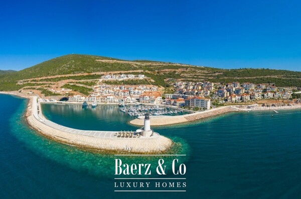 photo 2 Luxurious and Spacious Apartment with a Large Terrace on the Coast of Montenegro