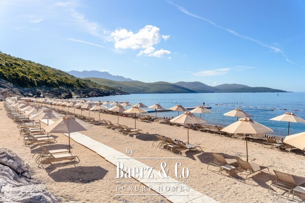 photo 9 Luxurious Apartment with a Large Terrace on the Coast of Montenegro