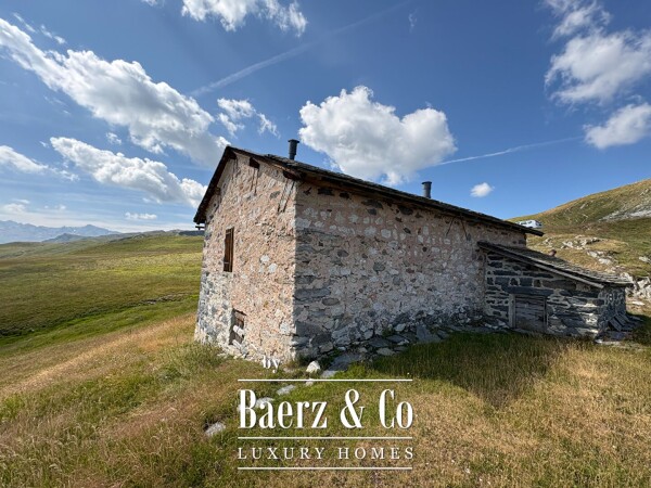 photo 10 Exceptional Alpine Chalet 2,000 m Altitude